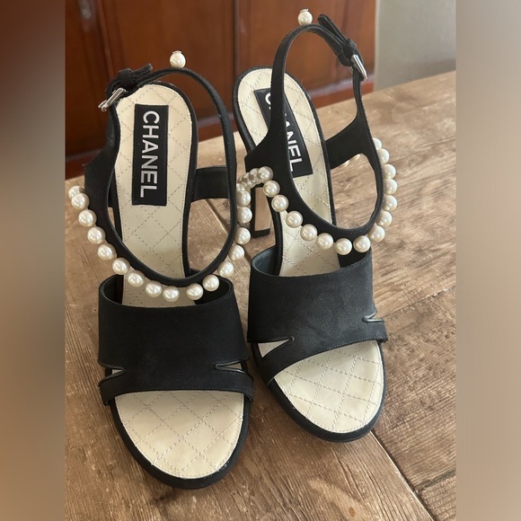 Chanel pearl sandals heels 41 - Picture 1 of 6